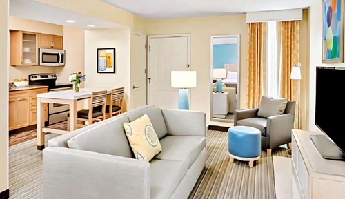 Studio Suite, 1 Queen Bed, Kitchen
