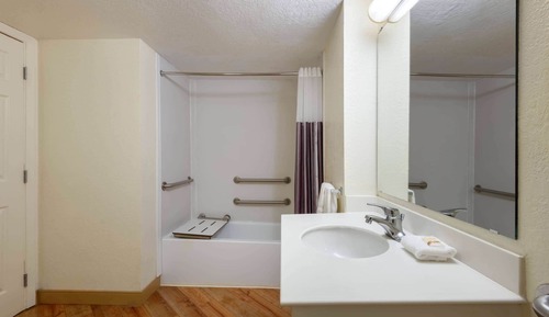Room, 2 Double Beds, Accessible, Non Smoking (Mobility/Hearing/Tub w/Grab Bars)