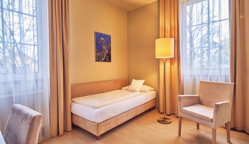 Family Room (3 beds, 2 rooms)