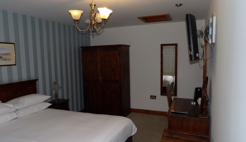 Superior Double Room, Ensuite, Courtyard View