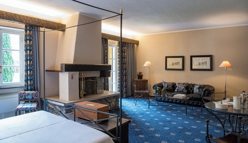 Deluxe Suite
