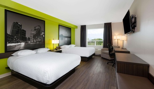 Room, 2 Queen Beds, Non Smoking (Shower only)