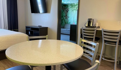 Room, 1 Bedroom, Non Smoking (Efficiency, Jungle theme)