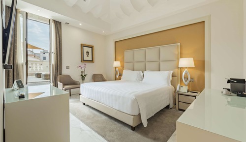 Room, 1 King Bed, Terrace (Prestige)