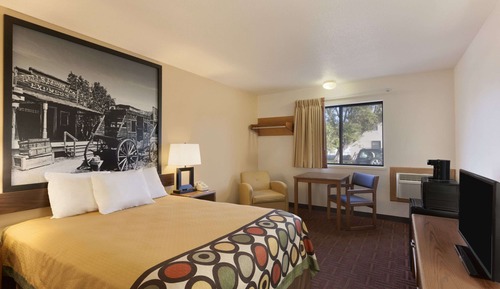 Standard Room, 1 Queen Bed, Non Smoking, Microwave