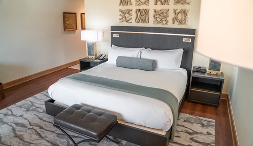 Club Room, 1 King Bed (Lodge)