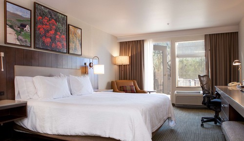 One King Bed River View