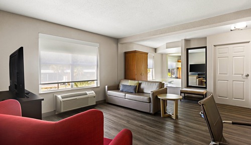 Suite, 1 King Bed, Non Smoking