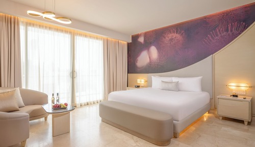 Beloved Tropical View Jacuzzi Suite - The Eden Section