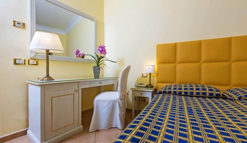 Economy Room