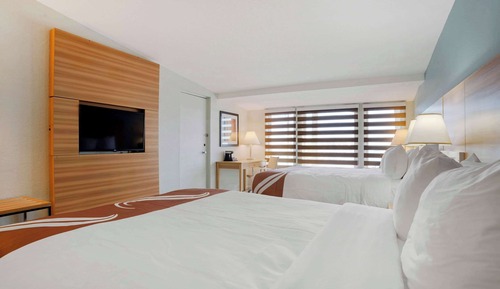 Room, 2 Queen Beds, Non Smoking, Poolside