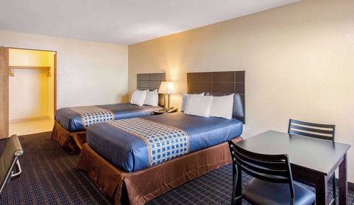 Room, 2 Queen Beds, Accessible, Non Smoking