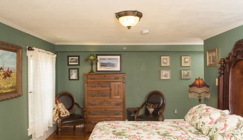 Room, Private Bathroom (#7 Galloway Room)