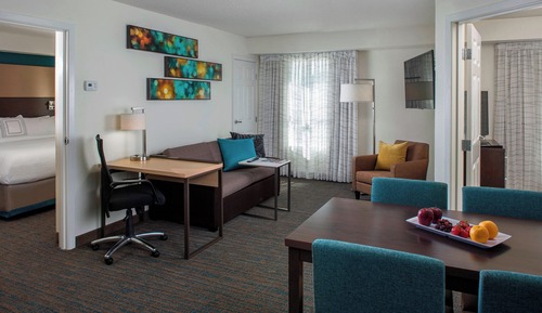 Suite, 2 Bedrooms (Hearing Accessible)