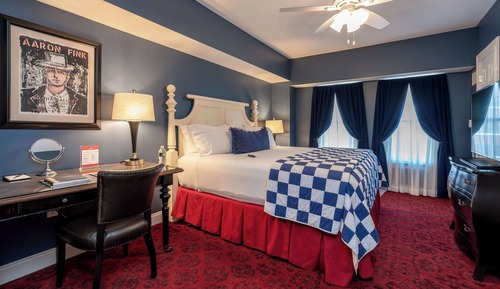 Deluxe Room, 1 King Bed, Accessible