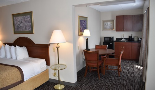 Studio Suite, 1 King Bed, Non Smoking