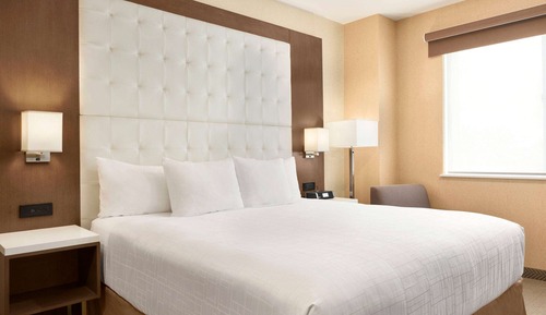Deluxe Room, 1 King Bed, Accessible, Non Smoking (Mobility)