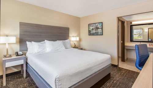 Room, 1 King Bed, Non Smoking