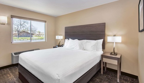 Room, 1 King Bed, Accessible, Non Smoking (Mobility/Hearing Impaired)