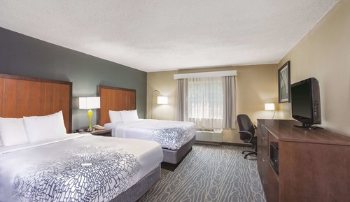 Deluxe Room, 2 Queen Beds, Non Smoking