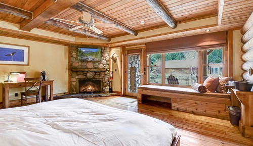 Luxury Room, 1 King Bed (Pondside)