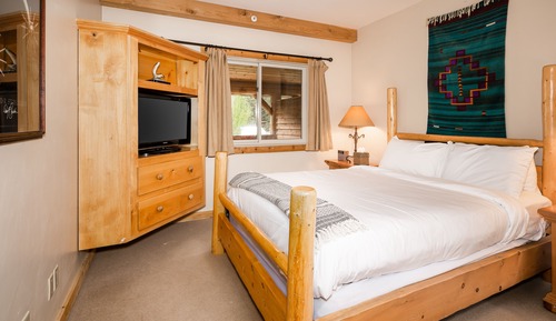 Deluxe Room, 2 Queen Beds (Pondside)