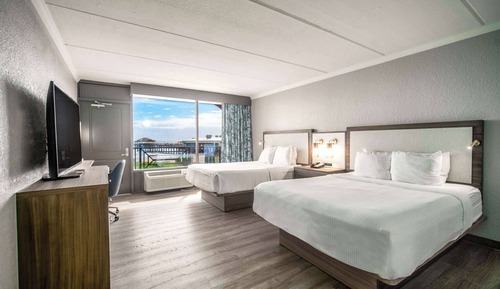 Room, 2 Queen Beds, Balcony, Ocean View