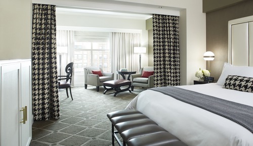 Room, 1 King Bed (Commonwealth)