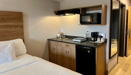 Room, 2 Queen Beds, Non Smoking, Kitchenette