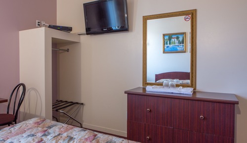Standard Room, 1 Queen Bed