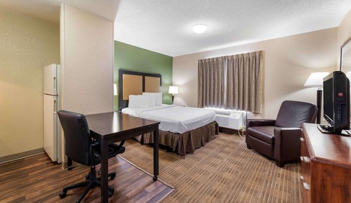 Deluxe Studio, 1 Queen Bed with Sofa bed, Non Smoking