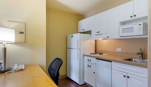 Deluxe Studio, 1 Queen Bed with Sofa bed, Non Smoking