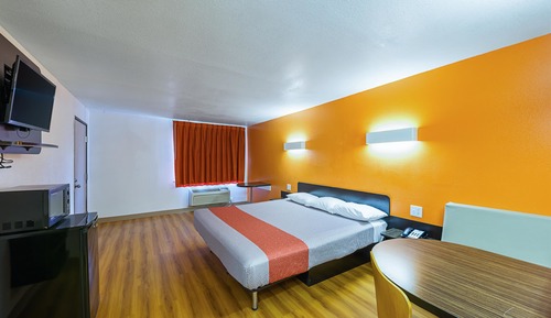 Standard Room, 1 King Bed, Smoking
