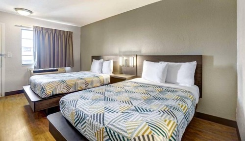 Standard Room, 2 Queen Beds, Non Smoking
