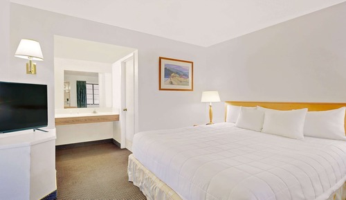 Studio Suite, 1 King Bed, Non Smoking