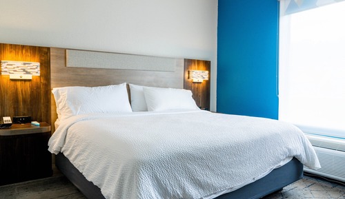 Standard Room, 1 King Bed
