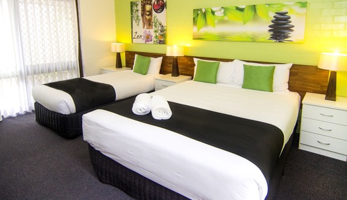 Deluxe Room, Queen plus 1 single