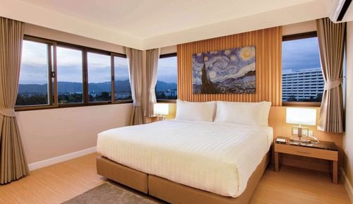 Three Bedroom Sea View Apartment
