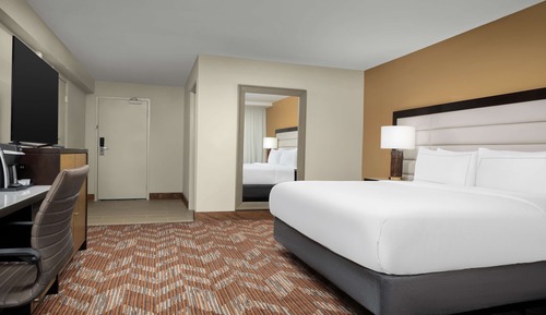 Room, 1 King Bed, Accessible, Bathtub (Mobility & Hearing)