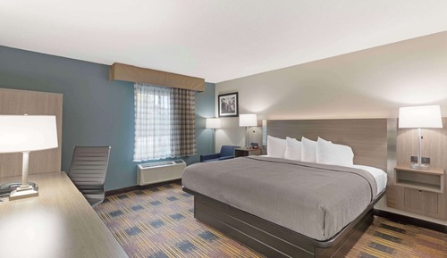 Suite, 1 King Bed, Non Smoking