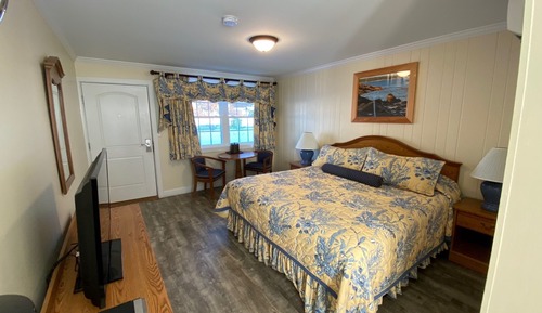 Standard Room, 1 King Bed, Ocean View