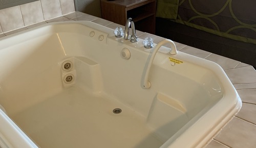 Room, 1 King Bed, Non Smoking (Jetted Tub)