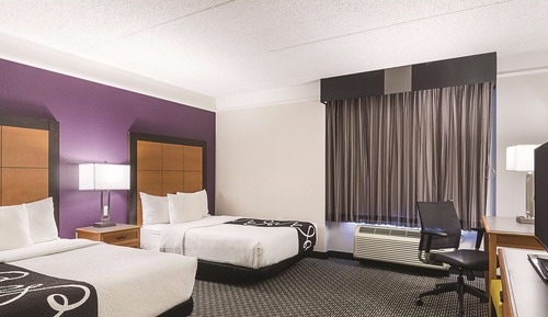Room, 2 Double Beds, Accessible, Non Smoking (Mobility/Hearing, Tub w/Grab Bars)