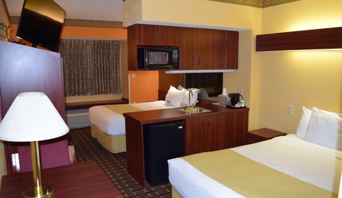 Suite, 2 Queen Beds, Non Smoking