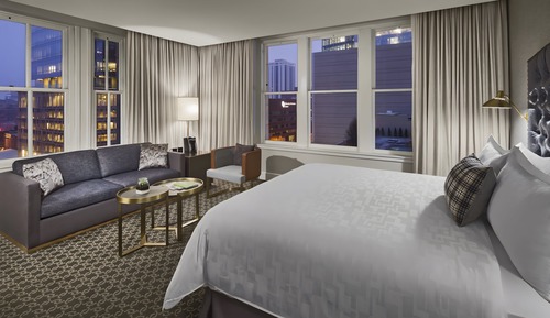 Deluxe Room, 1 King Bed, Corner