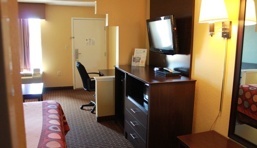 Room, 1 King Bed, Accessible, Smoking (Mobility)