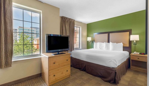 Deluxe Studio, 1 King Bed with Sofa bed, Non Smoking