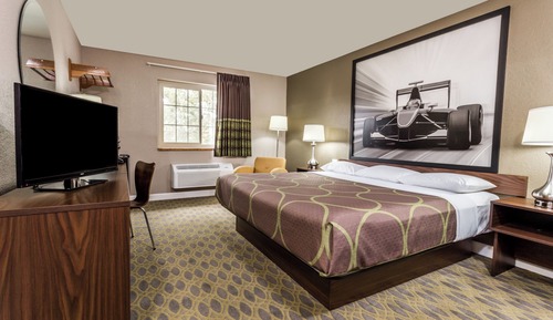 Basic Single Room, 1 Queen Bed, Mobility Accessible