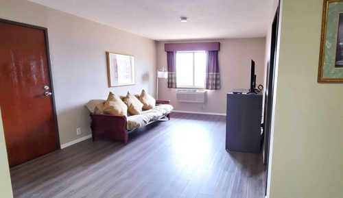 Studio Suite, 1 King Bed, Non Smoking