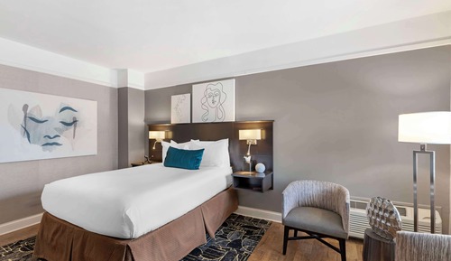 Standard Room, 1 Queen Bed, Non Smoking, Microwave